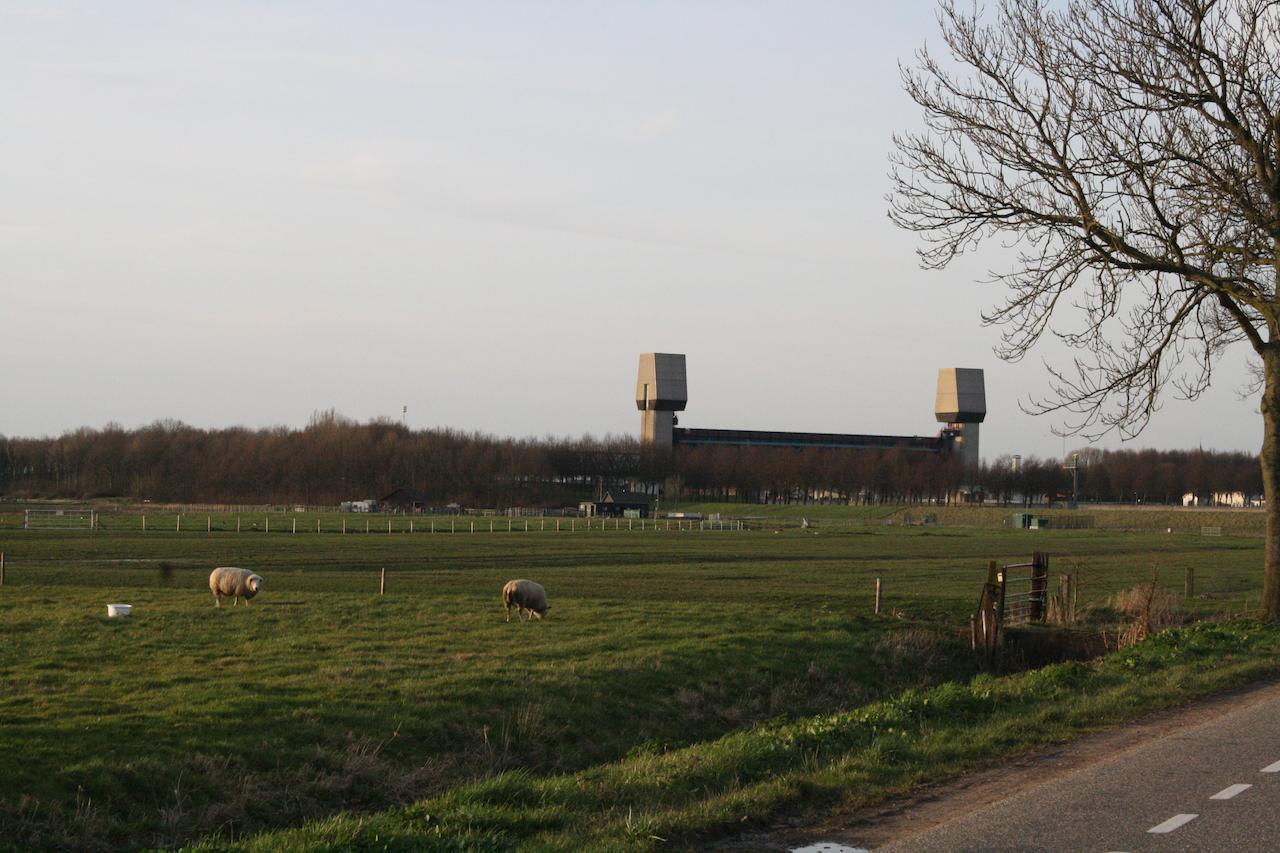 ホテルDe Betuwe Asch エクステリア 写真